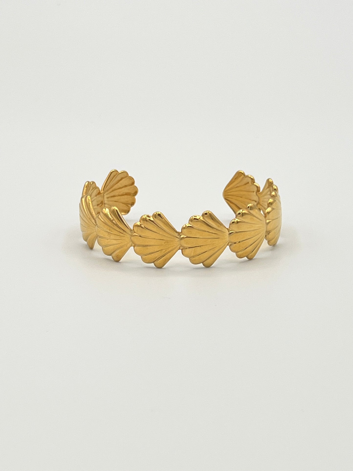 SEASHELL CUFF