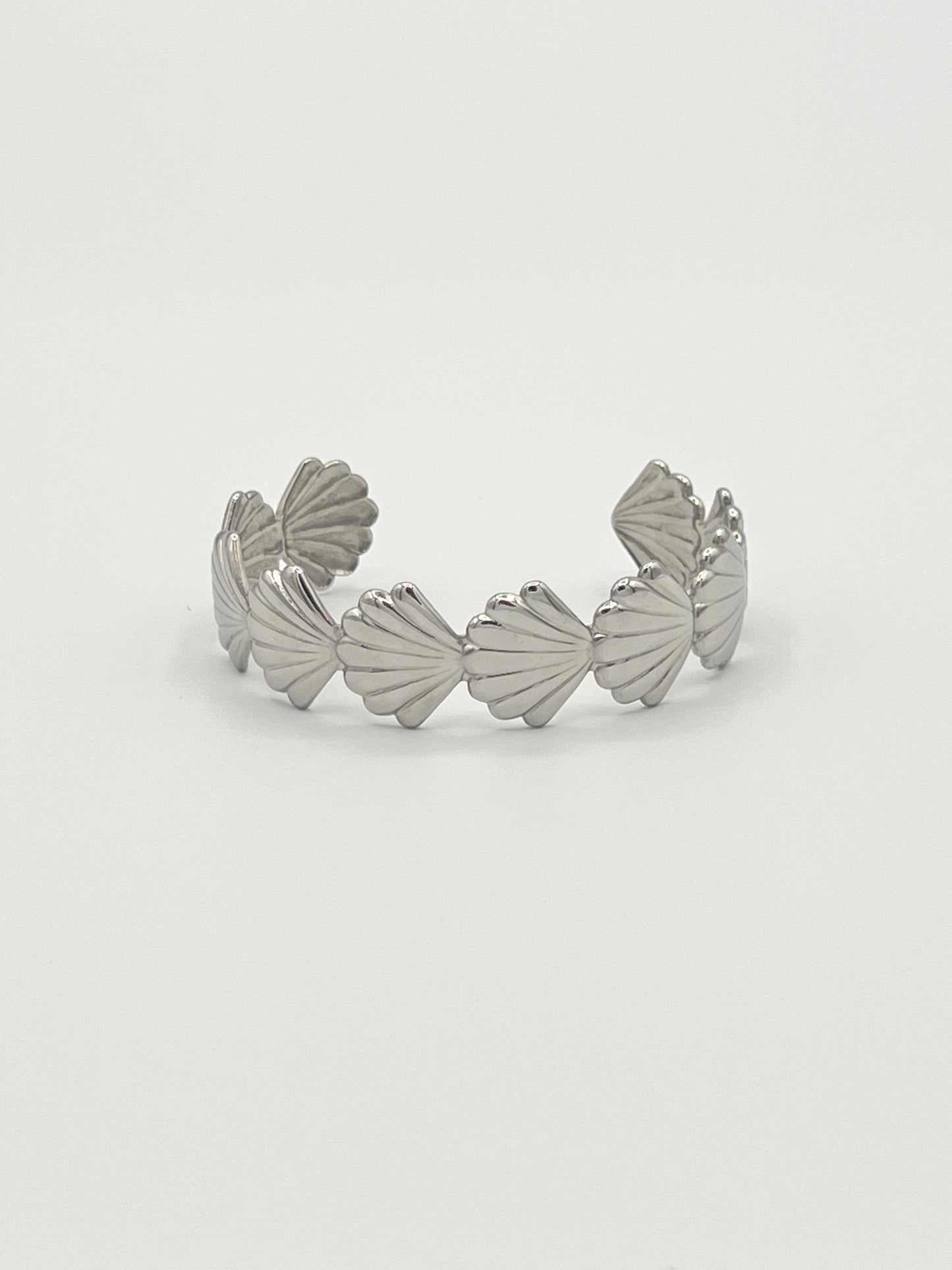 SEASHELL CUFF