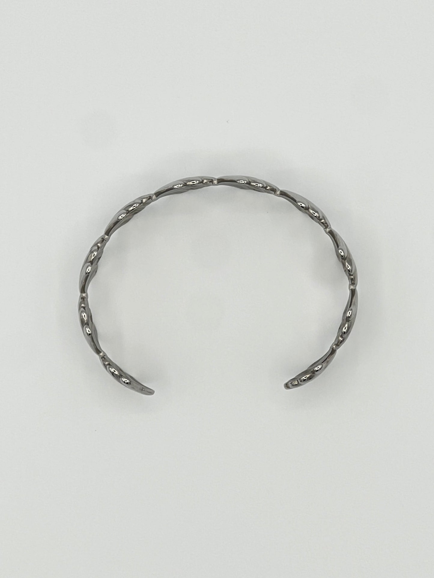 SEASHELL CUFF